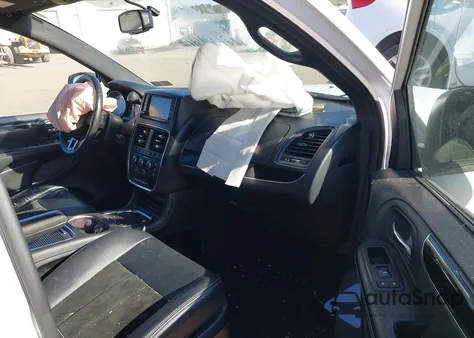 2017 Dodge Grand Caravan Sxt z USA, uszkodzony, nr VIN 2C4RDGCG5HR611950